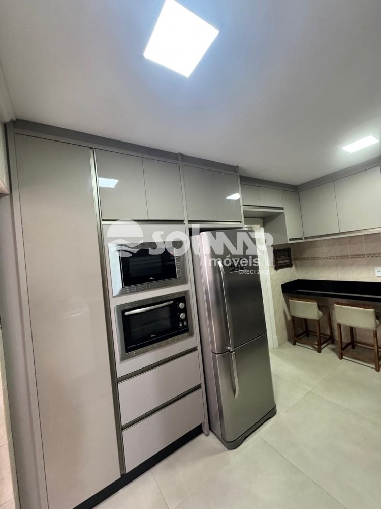 03 DORMITRIOS E 01 VAGA - AT 100M DO MAR