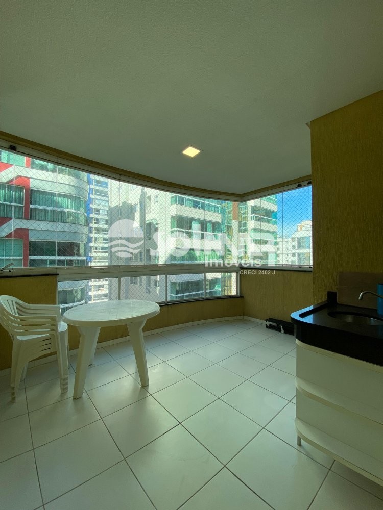 (ANUAL) 03 SUTES E 02 VAGAS - MEIA PRAIA