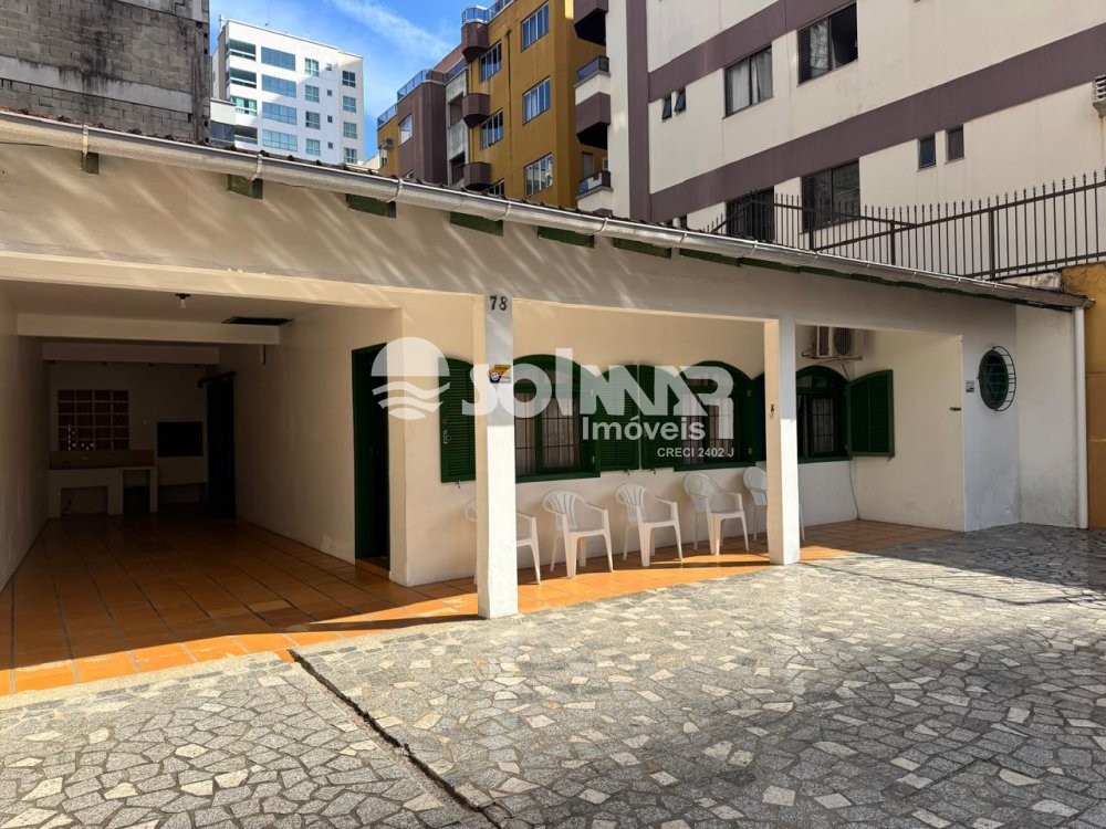 03 DORMITRIOS E 03 VAGAS - CASA NA MEIA PRAIA