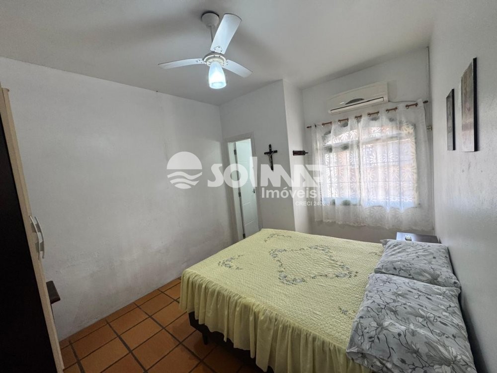 03 DORMITRIOS E 03 VAGAS - CASA NA MEIA PRAIA