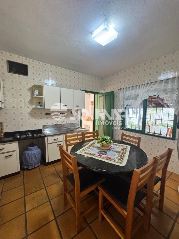 03 DORMITRIOS E 03 VAGAS - CASA NA MEIA PRAIA