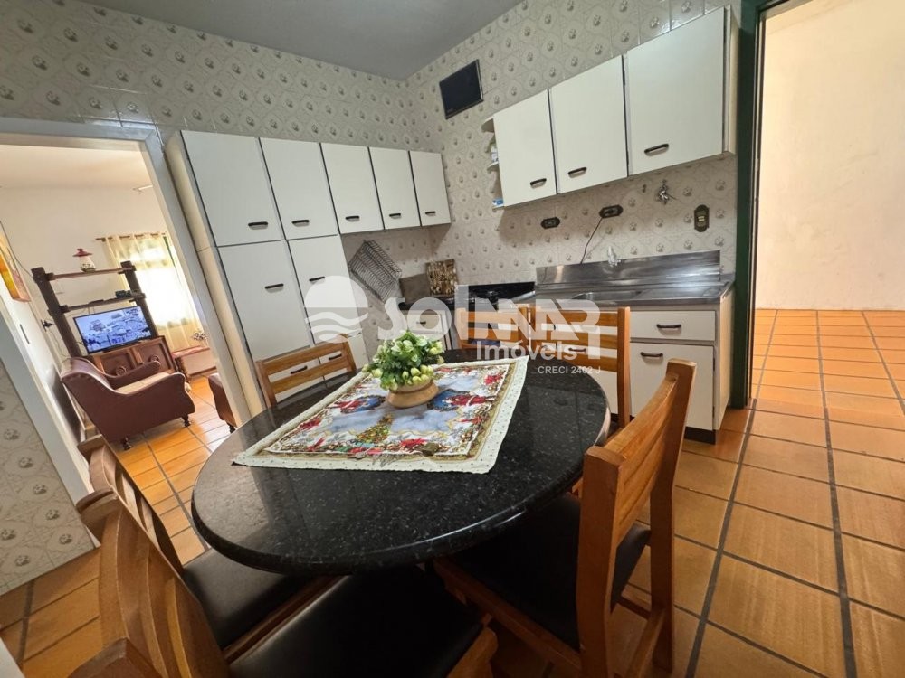 03 DORMITRIOS E 03 VAGAS - CASA NA MEIA PRAIA