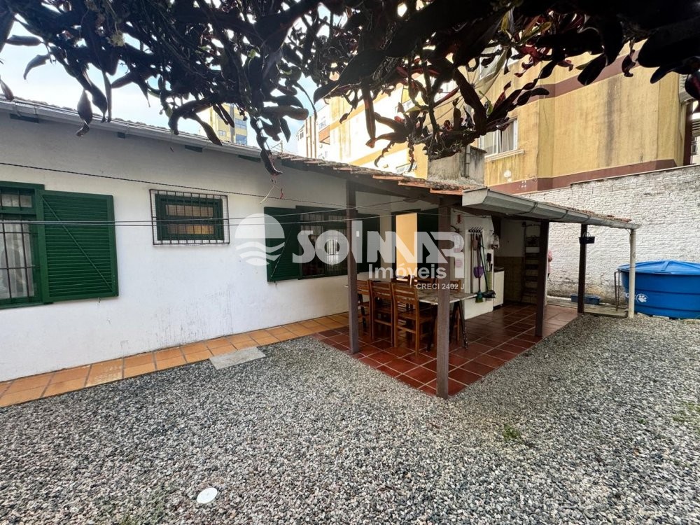 03 DORMITRIOS E 03 VAGAS - CASA NA MEIA PRAIA