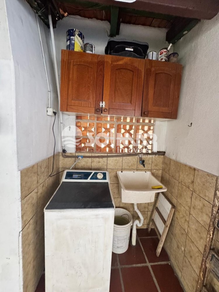 03 DORMITRIOS E 03 VAGAS - CASA NA MEIA PRAIA