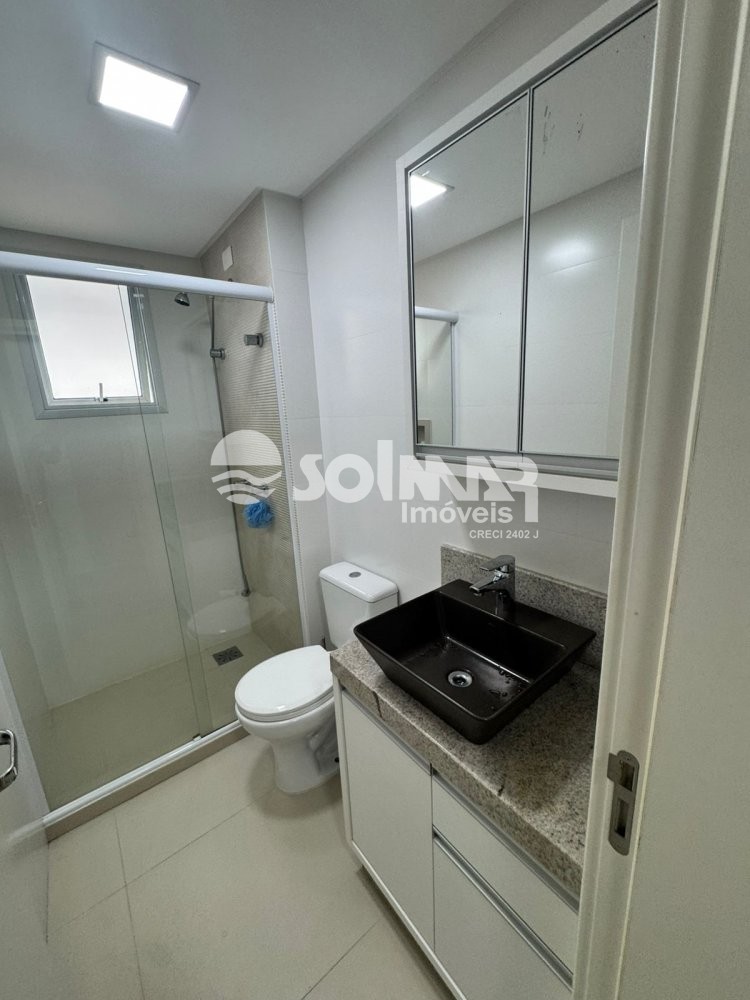 03 SU�TES E 02 VAGAS DE GARAGEM - MEIA PRAIA 