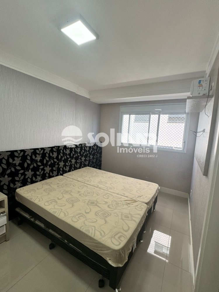 03 SU�TES E 02 VAGAS DE GARAGEM - MEIA PRAIA 