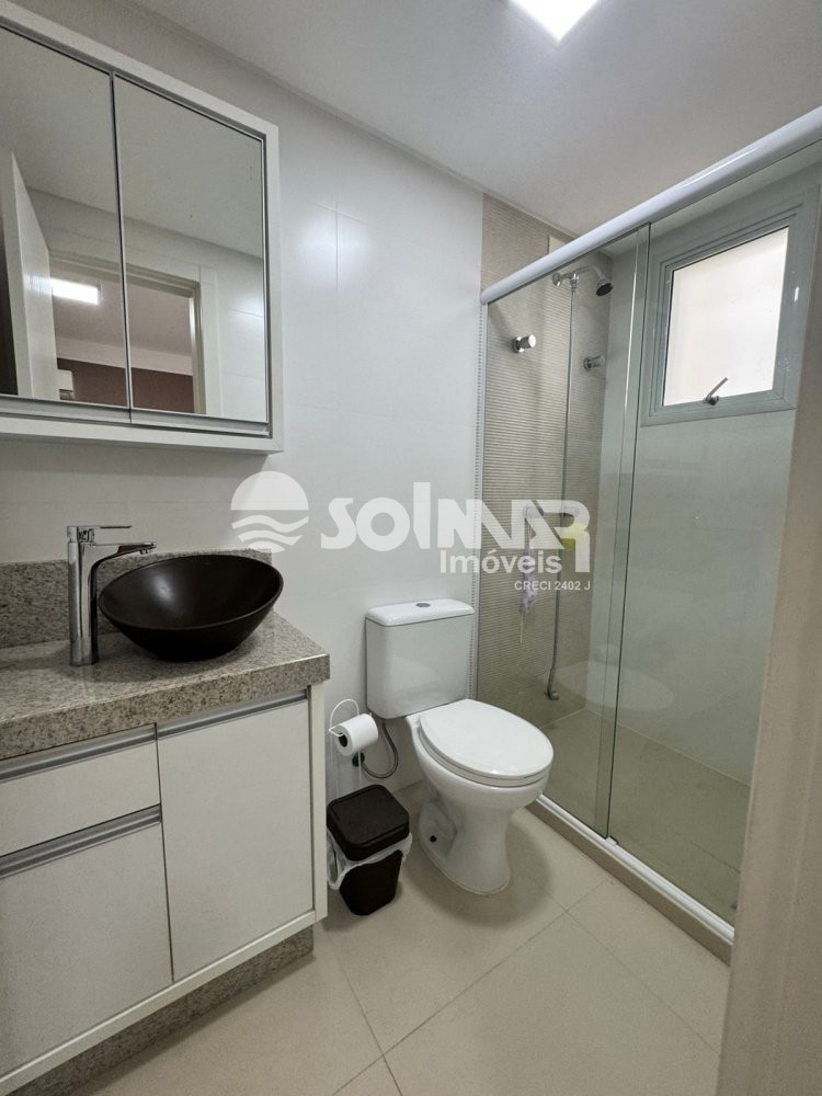 03 SU�TES E 02 VAGAS DE GARAGEM - MEIA PRAIA 