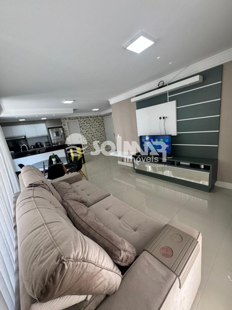 03 SU�TES E 02 VAGAS DE GARAGEM - MEIA PRAIA 