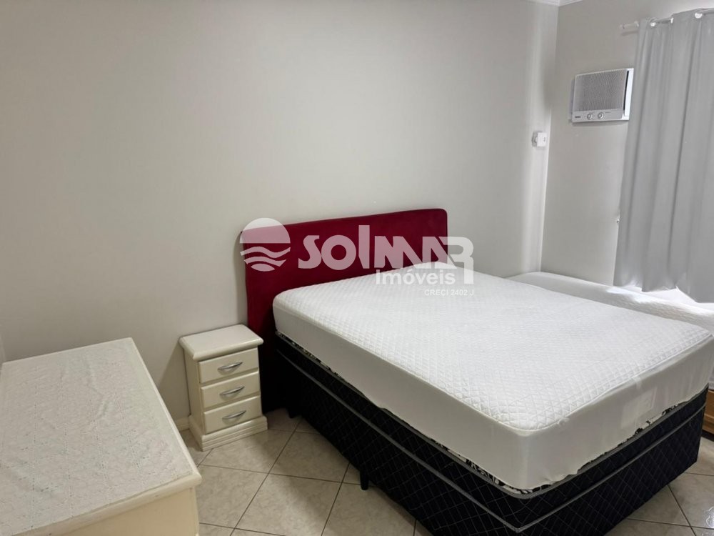 03 DORMIT�RIOS E 03 VAGAS - MEIA PRAIA