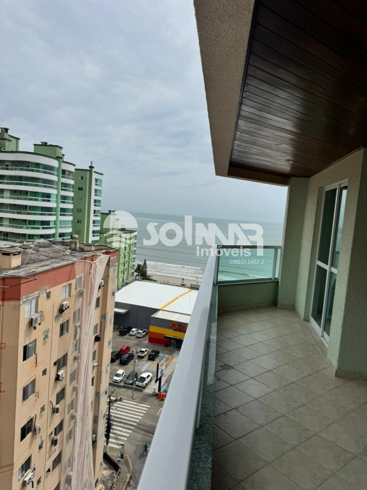 03 DORMIT�RIOS E 03 VAGAS - MEIA PRAIA