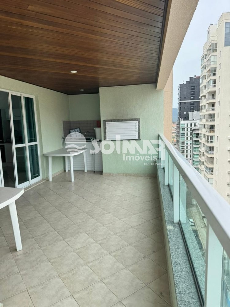 03 DORMIT�RIOS E 03 VAGAS - MEIA PRAIA