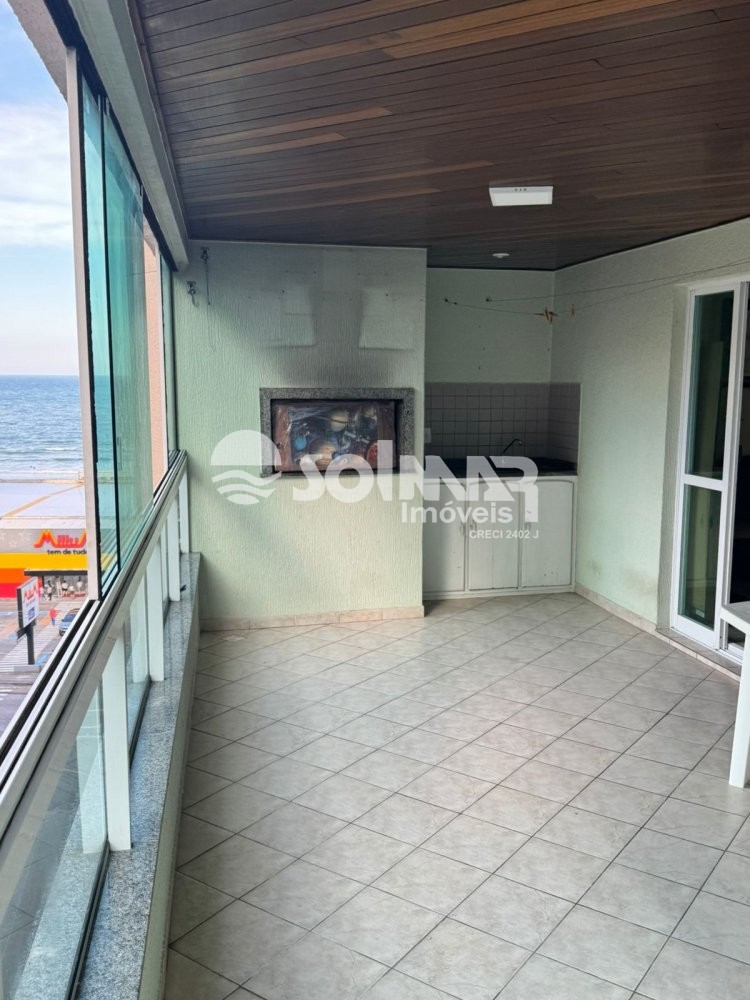 03 DORMIT�RIOS E 02 VAGAS - MEIA PRAIA 