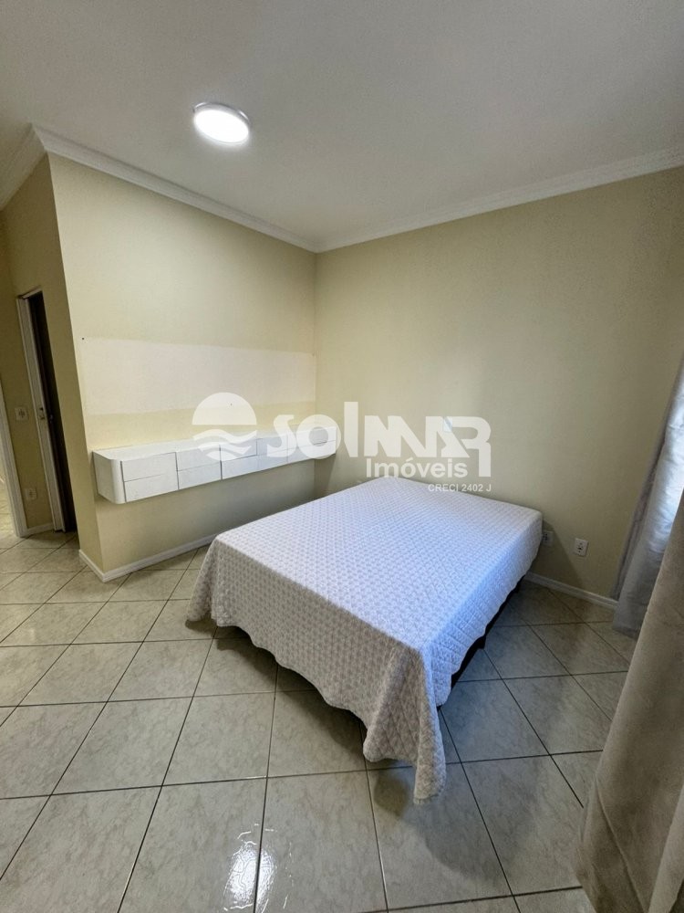 03 DORMIT�RIOS E 02 VAGAS - MEIA PRAIA 