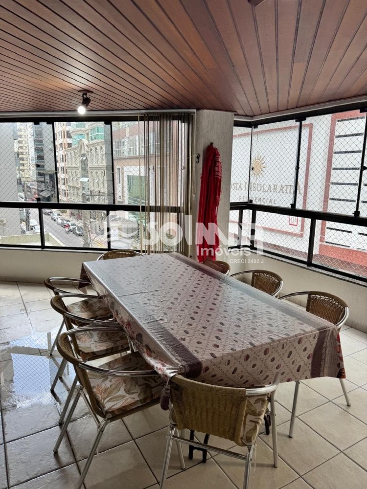 03 DORMIT�RIOS E 01 VAGA DE GARAGEM - MEIA PRAIA