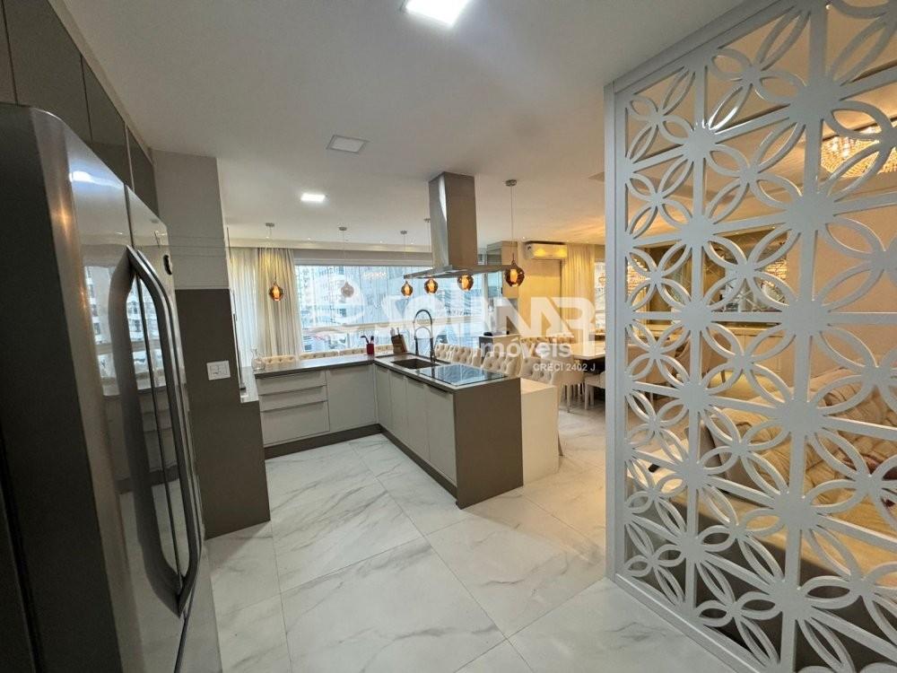 (ANUAL) 04 SU�TES E 02 VAGAS - MEIA PRAIA