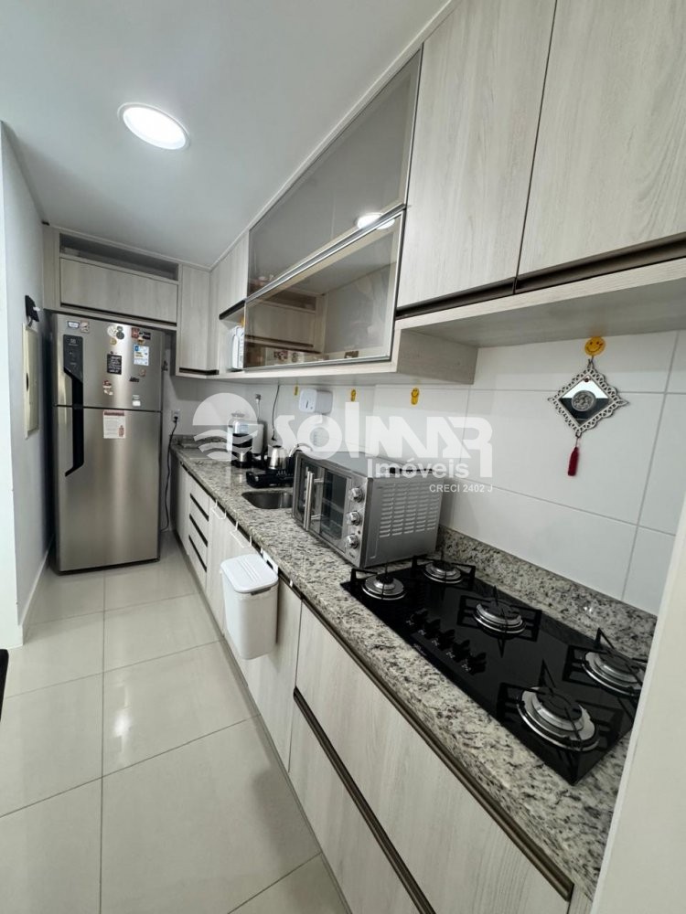 02 SU�TES E 02 VAGAS DE GARAGEM - MEIA PRAIA