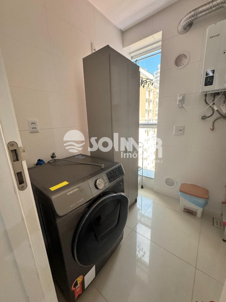 02 SU�TES E 02 VAGAS DE GARAGEM - MEIA PRAIA