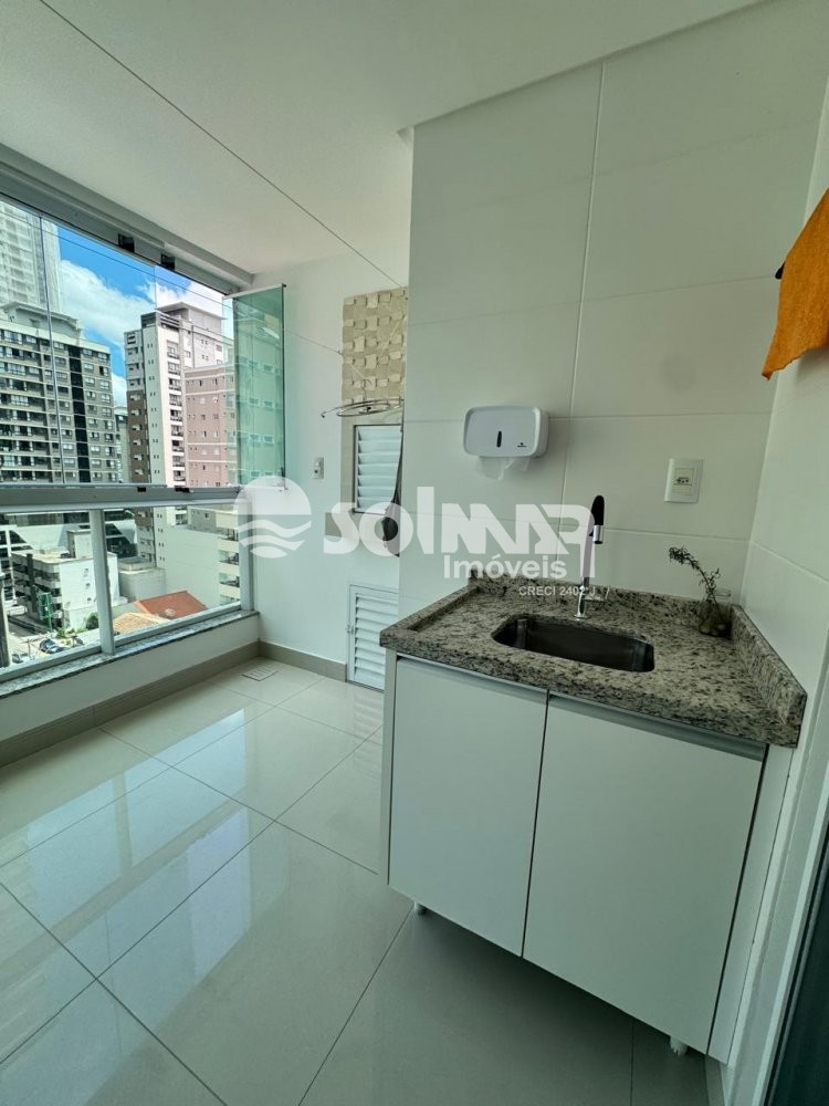 02 SU�TES E 02 VAGAS DE GARAGEM - MEIA PRAIA