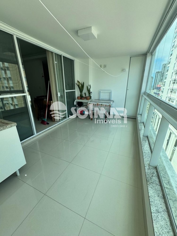 02 SU�TES E 02 VAGAS DE GARAGEM - MEIA PRAIA