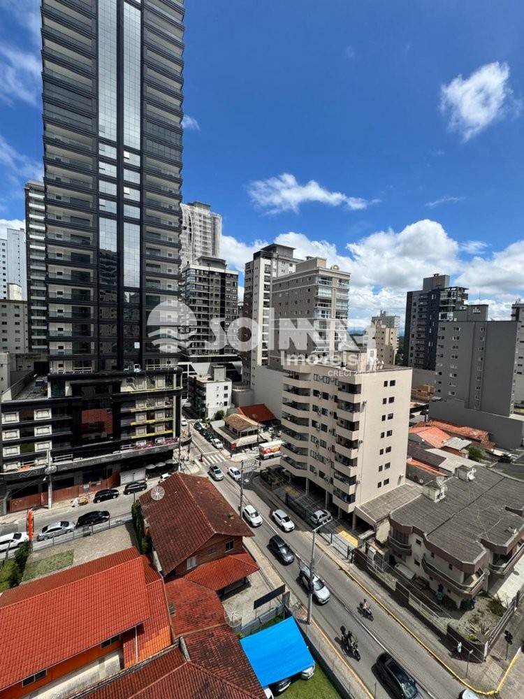 02 SU�TES E 02 VAGAS DE GARAGEM - MEIA PRAIA