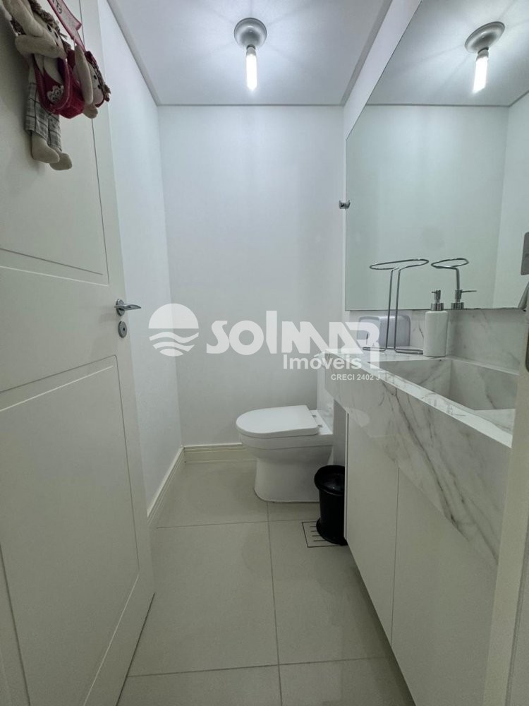 02 SU�TES E 02 VAGAS DE GARAGEM - MEIA PRAIA