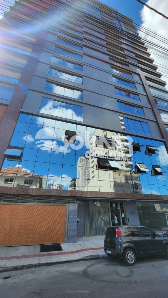 (ANUAL) 03 SU�TES E 02 VAGAS - MEIA PRAIA