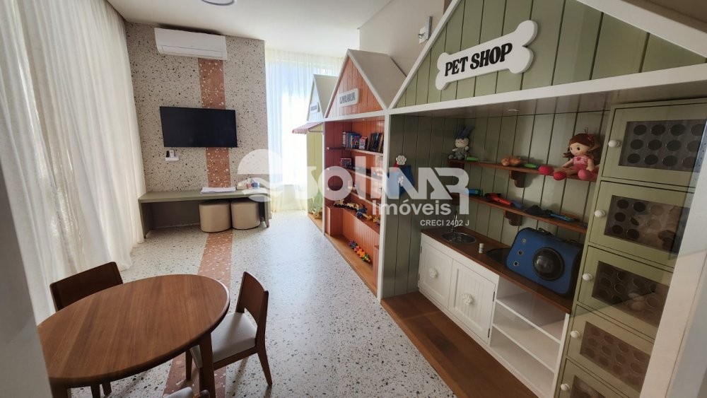 (ANUAL) 03 SU�TES E 02 VAGAS - MEIA PRAIA