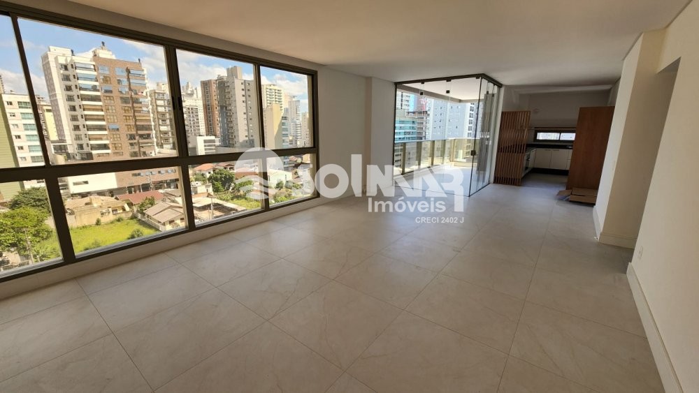 (ANUAL) 03 SU�TES E 02 VAGAS - MEIA PRAIA