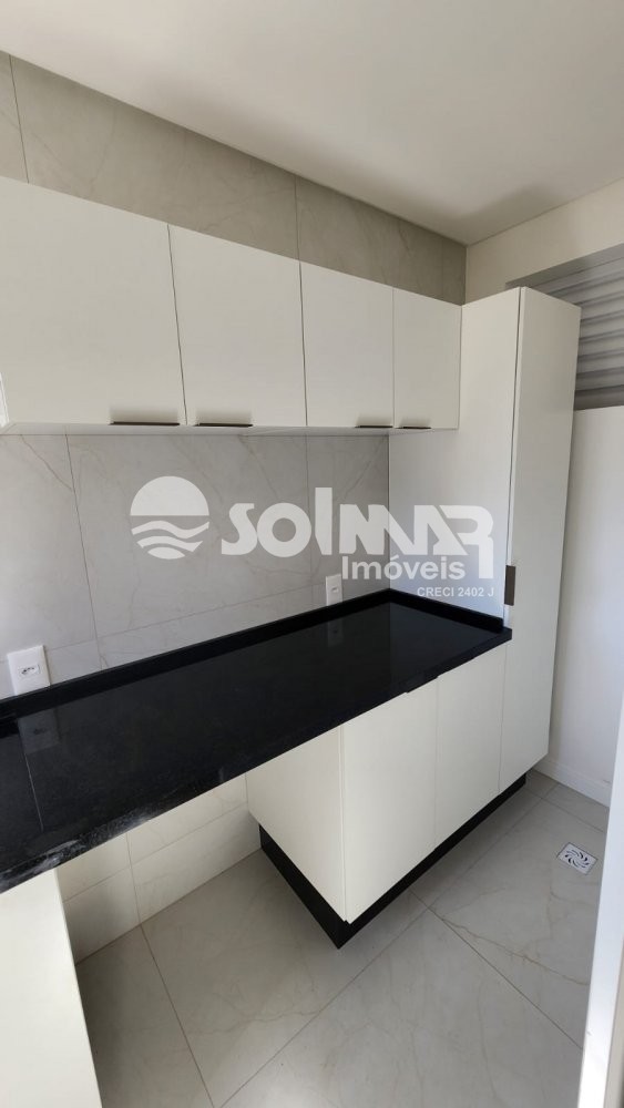 (ANUAL) 03 SU�TES E 02 VAGAS - MEIA PRAIA