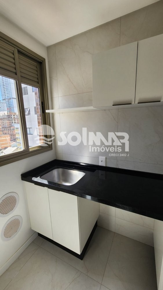 (ANUAL) 03 SU�TES E 02 VAGAS - MEIA PRAIA