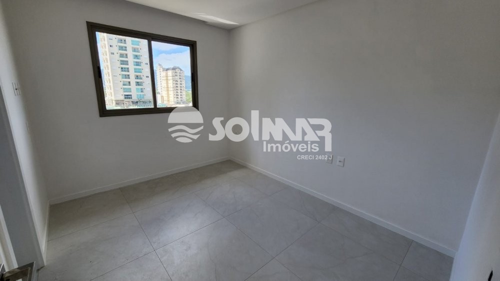 (ANUAL) 03 SU�TES E 02 VAGAS - MEIA PRAIA