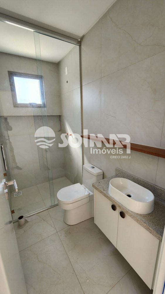 (ANUAL) 03 SU�TES E 02 VAGAS - MEIA PRAIA