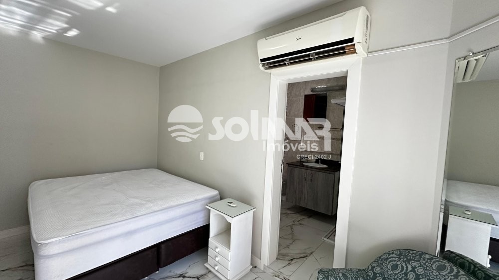 04 DORMIT�RIOS E 02 VAGAS DE GARAGEM - MEIA PRAIA