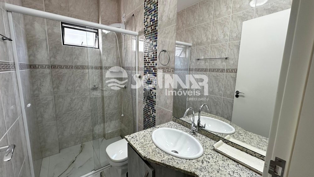 04 DORMIT�RIOS E 02 VAGAS DE GARAGEM - MEIA PRAIA