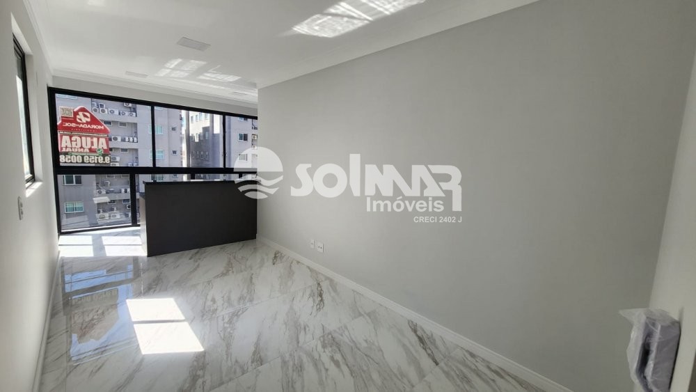 (ANUAL) 03 SU�TES E 02 VAGAS - MEIA PRAIA