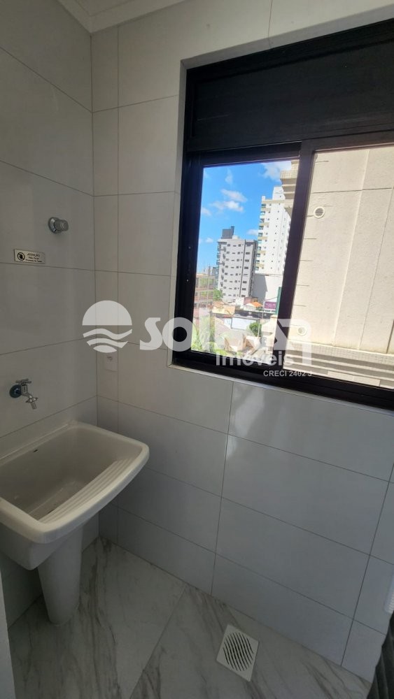 (ANUAL) 03 SU�TES E 02 VAGAS - MEIA PRAIA