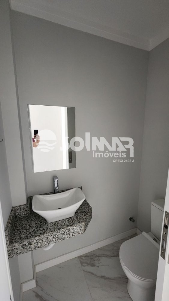 (ANUAL) 03 SU�TES E 02 VAGAS - MEIA PRAIA