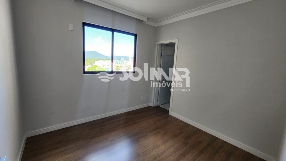 (ANUAL) 03 SU�TES E 02 VAGAS - MEIA PRAIA