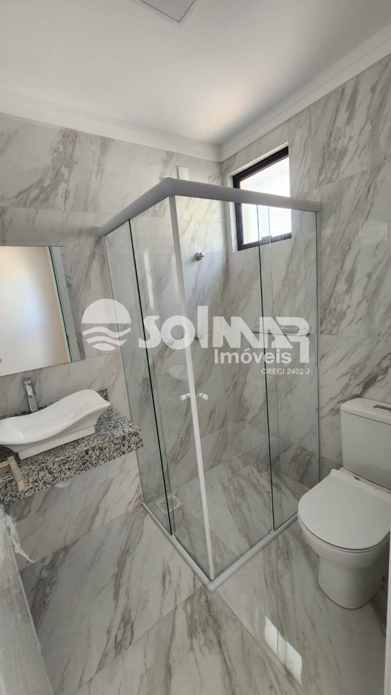 (ANUAL) 03 SU�TES E 02 VAGAS - MEIA PRAIA