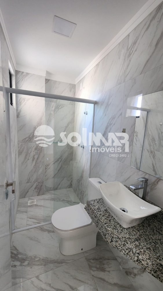 (ANUAL) 03 SU�TES E 02 VAGAS - MEIA PRAIA