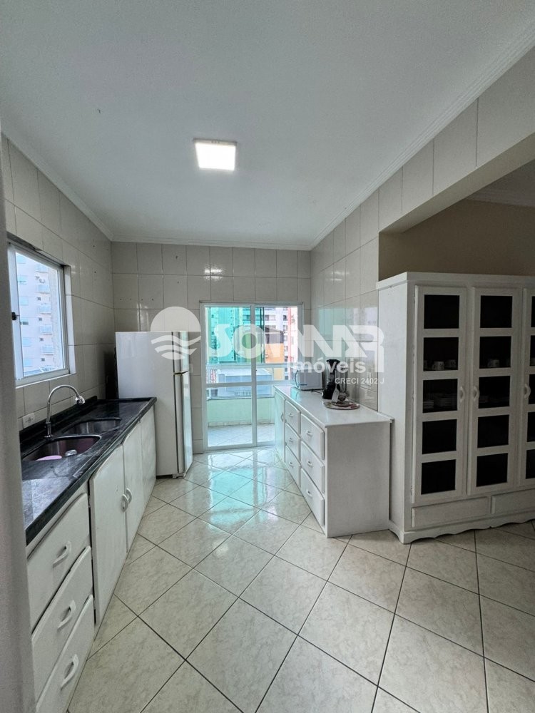 (ANUAL) 03 DORMIT�RIOS E 02 VAGAS - MEIA PRAIA