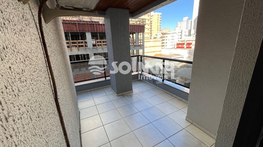 (ANUAL) 04 DORMIT�RIOS E 02 VAGAS - MEIA PRAIA