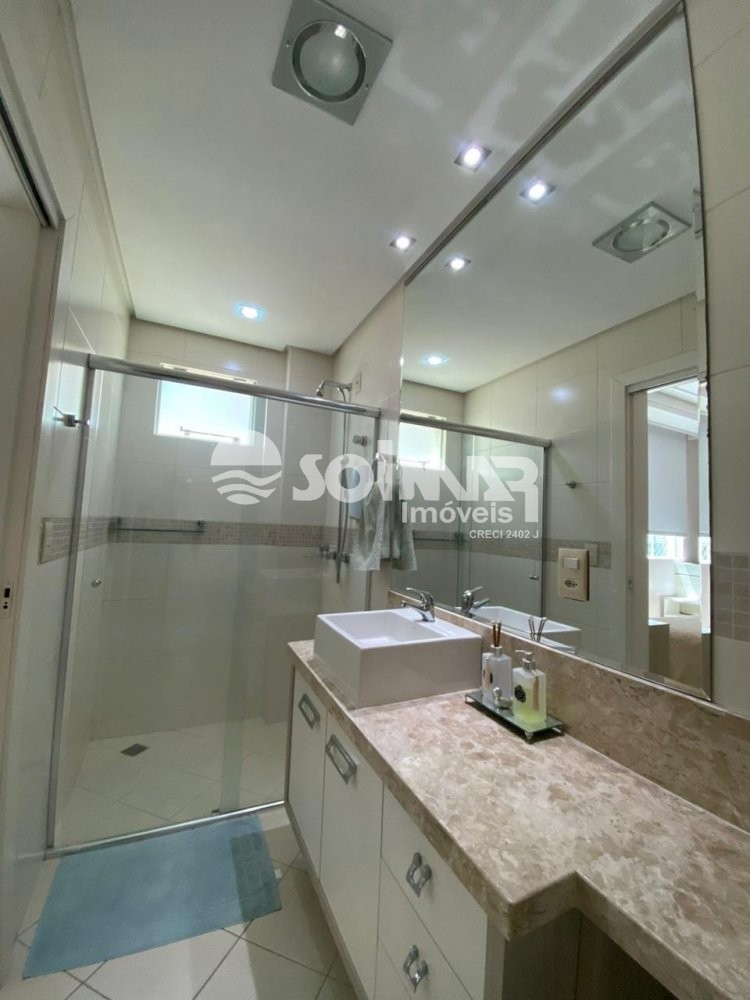 (ANUAL) 04 SU�TES E 02 VAGAS - MEIA PRAIA