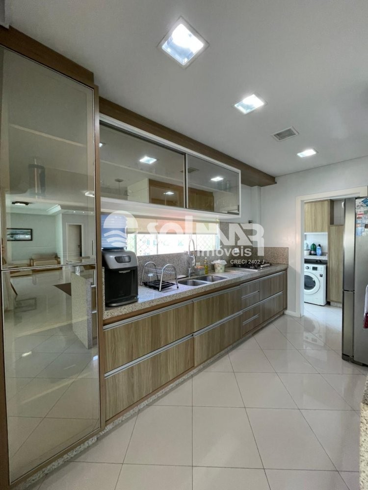 (ANUAL) 04 SU�TES E 02 VAGAS - MEIA PRAIA