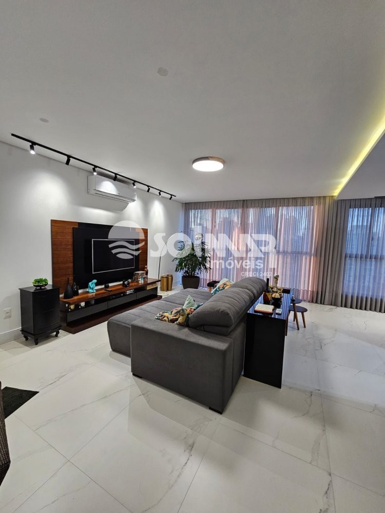 (ANUAL) 03 SU�TES E 03 VAGAS - QUADRA MAR