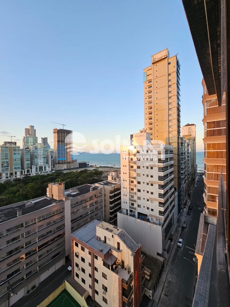 (ANUAL) 03 SU�TES E 03 VAGAS - QUADRA MAR