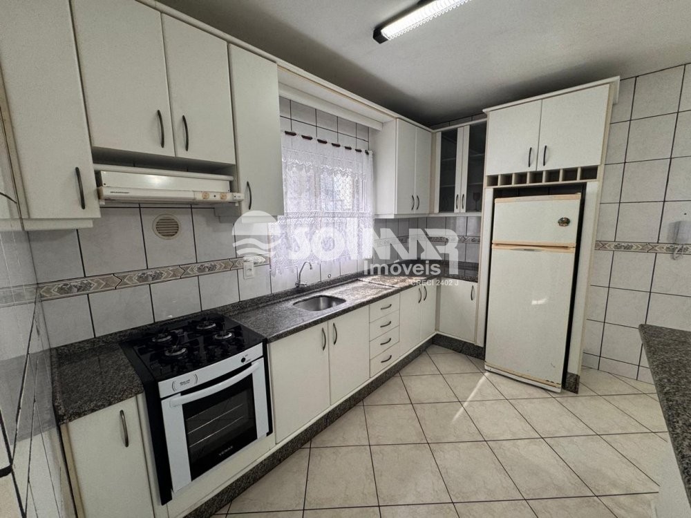 (ANUAL) 03 DORMIT�RIOS E 01 VAGA - MEIA PRAIA