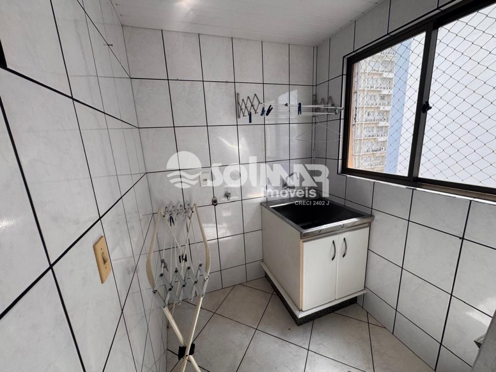 (ANUAL) 03 DORMIT�RIOS E 01 VAGA - MEIA PRAIA