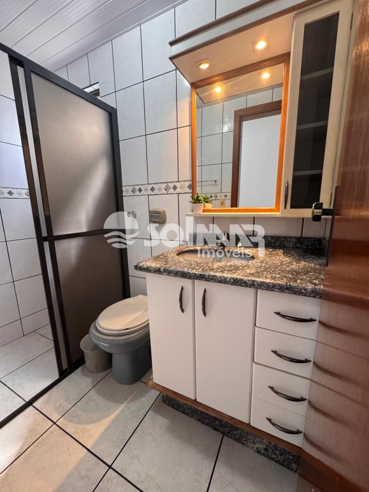 (ANUAL) 03 DORMIT�RIOS E 01 VAGA - MEIA PRAIA