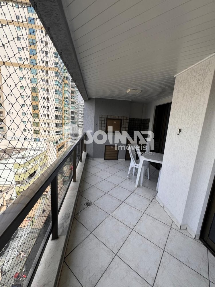 (ANUAL) 03 DORMIT�RIOS E 01 VAGA - MEIA PRAIA